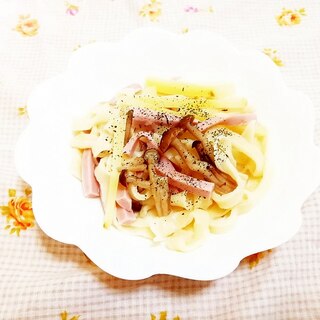 きのことじゃがいものドレッシングパスタ